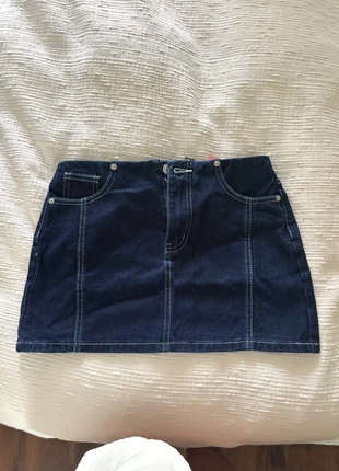 Pretty little thing denim mini skirt, marque: PrettyLittleThing, état: Neuf avec étiquette, taille: XXS / 32 / 4, 15,00 €, 16,45 € Protection acheteurs incluse