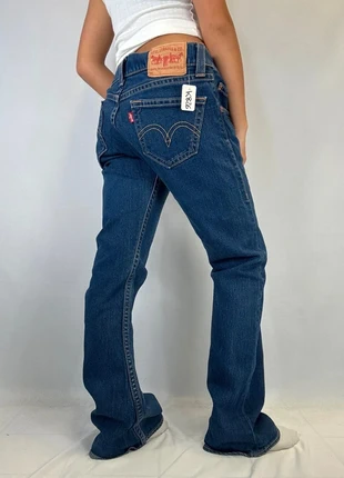 K826 Jean Levi’s Femme Low Rise Bootcut, merk: Levi's, staat: Heel goed, maat: S / 36 / 8, € 29,99, € 32,19 inclusief Kopersbescherming Pro