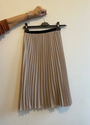 Jupe midi plissée, marque: Primark, état: Très bon état, taille: XS / 34 / 6, 4,00 €, 4,90 € Protection acheteurs incluse