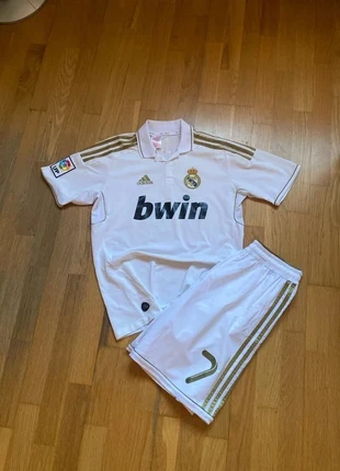 Equipación completa Real Madrid 2010-2011 Cristiano Ronaldo, marque: adidas, état: Très bon état, taille: S, 32,95 €, 35,30 € Protection acheteurs incluse