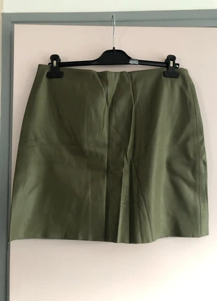 Jupe kaki en cuir synthétique Promod T.42, brand: Promod, condizioni: Ottime, taglia: XL / IT 46 / EU 42, €8.00, €9.10 include la Protezione acquisti