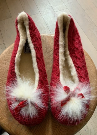 Pantoufles bordeaux façon tricoté fourrées laine p 39, marque: Boutique indépendante, état: Neuf sans étiquette, taille: 39, 14,00 €, 15,40 € Protection acheteurs incluse