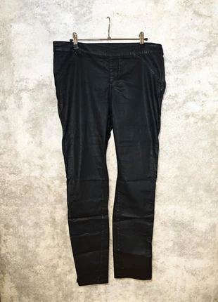 Pantalon noir effet cuir de la marque miss captain., marque: Miss Captain, état: Bon état, taille: XL / 42 / 14, 14,00 €, 15,40 € Protection acheteurs incluse