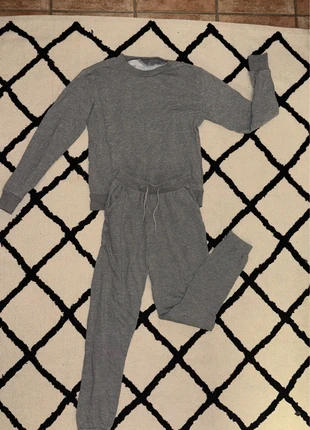 ensemble jogging, brand: ASOS, condizioni: Ottime, taglia: XS / IT 38 / EU 34, €7.00, €8.05 include la Protezione acquisti