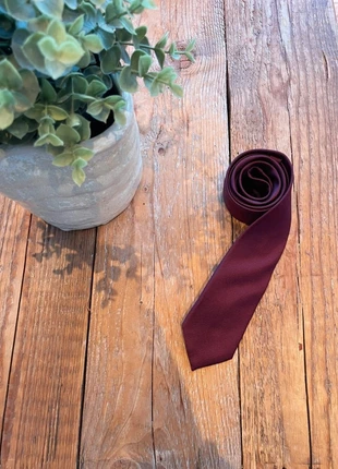 Cravate slim bordeaux, zustand: Sehr gut, 15,00 €, 16,45 € inklusive Vinted-Käuferschutz