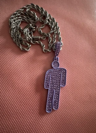 Billie eilish ketting paars, merk: Billie Eilish, staat: Nieuw zonder prijskaartje, € 14,00, € 15,40 inclusief Kopersbescherming