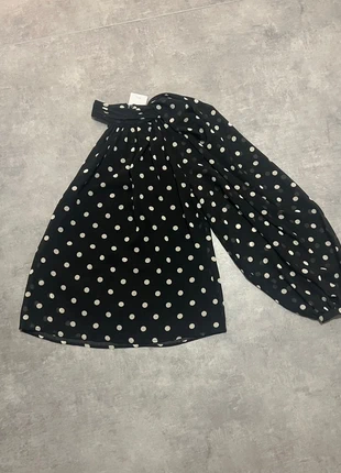 Blouse à pois mango, marque: Mango, état: Neuf avec étiquette, taille: XS / 34 / 6, 25,00 €, 26,95 € Protection acheteurs incluse