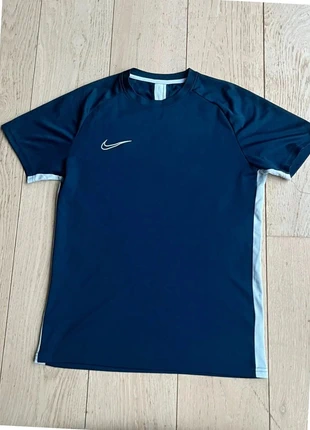 t-shirt nike de sport bleu marine et blanc solo swoosh, marca: Nike, estado: Muito bom, tamanho: M, €7.50, €8.58 inclui Proteção do Comprador