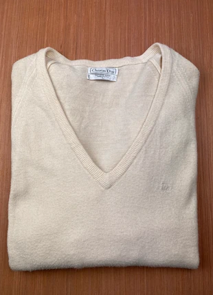 Pull Christian Dior beige crème taille L, marque: Christian Dior, état: Très bon état, taille: L, 30,00 €, 32,20 € Protection acheteurs incluse