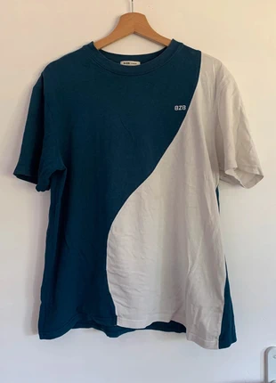 T-Shirt Bizzbee, marca: Bizzbee, estado: Muito bom, tamanho: M, €5.00, €5.95 inclui Proteção do Comprador Pro