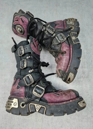 Bottes New Rock en Cuir Flammes Violet Noir Taille 37, brand: New Rock, condition: Very good, size: 37, €149.90, €158.10 includes Buyer Protection Pro