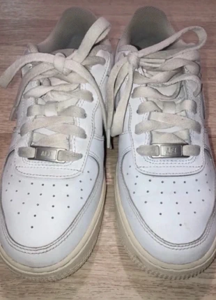 Baskets blanches Nike Air Force1, marque: Nike Air, état: Bon état, taille: 36, 20,00 €, 21,70 € Protection acheteurs incluse