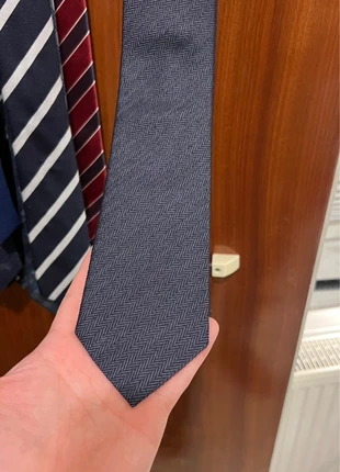 Hugo Boss Krawatte Schlips Seide Wolle tailored schmal, marque: Hugo Boss, état: Très bon état, 16,00 €, 17,50 € Protection acheteurs incluse