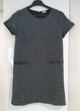 Robe Pimkie noire et blanche/ T38/ Style tweed chic
/ très bon état, marque: Pimkie, état: Très bon état, taille: M / 38 / 10, 6,00 €, 7,00 € Protection acheteurs incluse