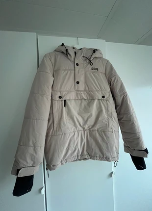 Stijlvolle Dope Snow Ski-jas - Beige met veel zakken, merk: Dope Snow, staat: Heel goed, maat: S / 36 / 8, € 145,00, € 152,95 inclusief Kopersbescherming