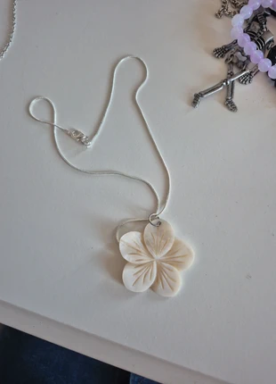 Collier avec pendentif nacre, marke: Nacre, zustand: Zufriedenstellend, 1,50 €, 2,28 € inklusive Vinted-Käuferschutz