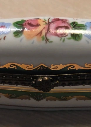 Pilulier, boite porcelaine - Joli décor floral - Collection, brand: Collection, condition: Very good, €5.00, €5.95 includes Buyer Protection