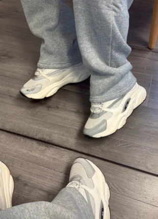 Jogging large coupe droite, marque: Neuf, état: Très bon état, taille: M, 26,00 €, 28,00 € Protection acheteurs incluse