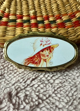 Brocante snuisterijen doosje, merk: Vintage Chic, staat: Heel goed, € 5,00, € 5,95 inclusief Kopersbescherming