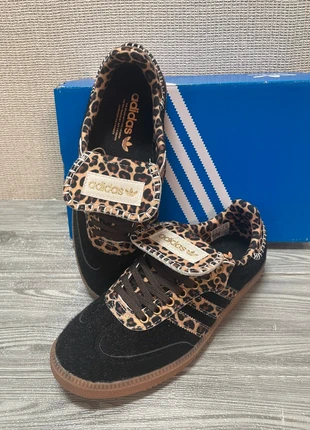 Adidas - Perfeito para um presente de Natal de inverno! 🎁, marque: adidas, état: Neuf sans étiquette, taille: 38.5, 55,00 €, 58,45 € Protection acheteurs incluse