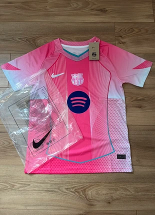 Maillot FC Barcelone rose 2024/25 – Neuf avec étiquettes (Nike officiel), brand: Nike, condizioni: Nuovo con cartellino, taglia: S, €24.99, €26.94 include la Protezione acquisti