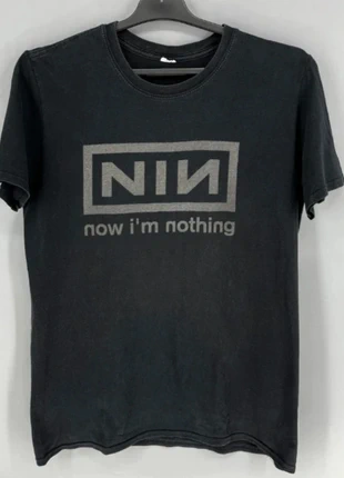 NIN Black Reprint T-shirt Size L, marke: Gildan, zustand: Neu, mit Etikett, größe: L, 22,00 €, 23,80 € inklusive Vinted-Käuferschutz