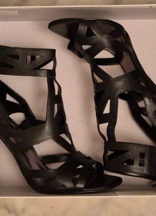 Guess schoenen met hak, marque: GUESS, état: Neuf sans étiquette, taille: 38, 49,95 €, 53,15 € Protection acheteurs incluse