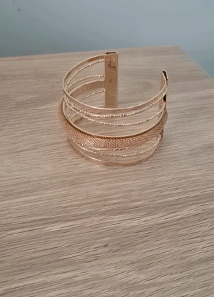 Bracelet manchette dorée neuf, marque: Boutique indépendante, état: Neuf sans étiquette, 10,00 €, 11,20 € Protection acheteurs incluse
