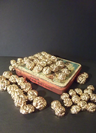 52 boutons vintage haute couture, marque: Vintage, état: Très bon état, 8,00 €, 9,10 € Protection acheteurs incluse