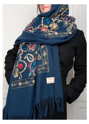 Echarpe brodée bleu (cachemire), neuve #brodbleu, brand: Cashmere, condition: New with tags, €24.90, €26.85 includes Buyer Protection