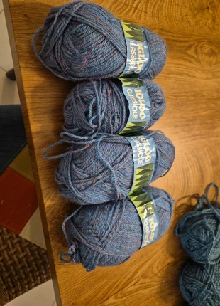 4 pelotes de laine igloo classique, marque: LAINE, état: Neuf avec étiquette, 4,00 €, 4,90 € Protection acheteurs incluse