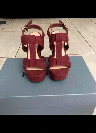 Talons bordeaux, marque: New Look, état: Très bon état, taille: 36, 12,00 €, 13,30 € Protection acheteurs incluse