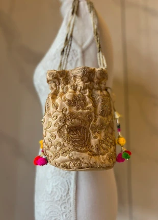 Borsa Vintage Potli Indiana - Handmade Dorata con Ricami e Perline, marque: Vintage Dressing, état: Neuf sans étiquette, 10,00 €, 11,20 € Protection acheteurs incluse