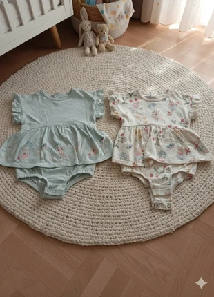 2 Robes bébé fille 9 mois neuves, marque: Next Baby, état: Neuf sans étiquette, taille: 9-12 mois / 74 cm, 3,00 €, 3,85 € Protection acheteurs incluse