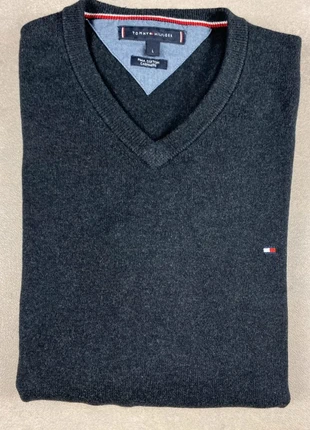 👕 Pull Cachemire Tommy Hilfiger col V – Noir chiné | Taille L | Logo brodé, marque: Tommy Hilfiger, état: Très bon état, taille: L, 25,00 €, 26,95 € Protection acheteurs (Pro) incluse