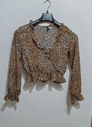 H&M Blusa leopardata con volant tg 36 EU – scollo incrociato e vita arricciata, marca: H&M, estado: Muito bom, tamanho: S / 36 / 8, €2.00, €2.80 inclui Proteção do Comprador