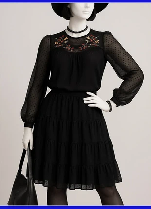 Blusa nera Stradivarius plumetis trasparente ricamo floreale maniche lunghe Tg S M, brand: Stradivarius, condizioni: Ottime, taglia: S / IT 40 / EU 36, €12.00, €13.30 include la Protezione acquisti