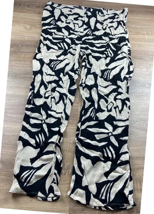 Pantalon patte d'elephant beigenoir, Taille XXL - Très Bon etat, marque: Vintage Dressing, état: Très bon état, taille: XXL / 44 / 16, 25,00 €, 26,95 € Protection acheteurs incluse