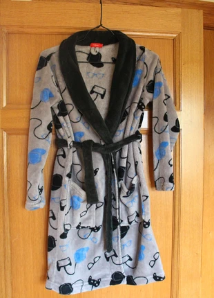 Kids' bathrobe 12y, brand: Tissaia, condition: Very good, size: 12 years / 152 cm, €3.00, €3.85 includes Buyer Protection