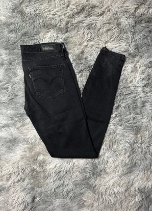 Jean Levi's Noir W29 Femme/Women JEA171, merk: Levi's, staat: Heel goed, maat: M / 38 / 10, € 14,00, € 15,40 inclusief Kopersbescherming Pro
