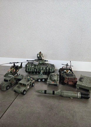 Militaire speelgoed, merk: Set, staat: Goed, maat: 3 jaar / 98 cm, € 7,00, € 8,05 inclusief Kopersbescherming