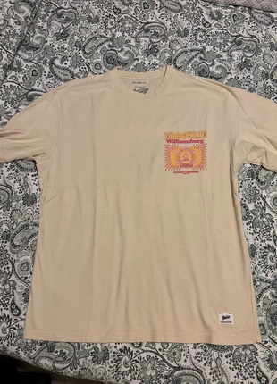 T shirt pull & bear M, merk: Pull & Bear, staat: Heel goed, maat: M, € 2,00, € 2,80 inclusief Kopersbescherming