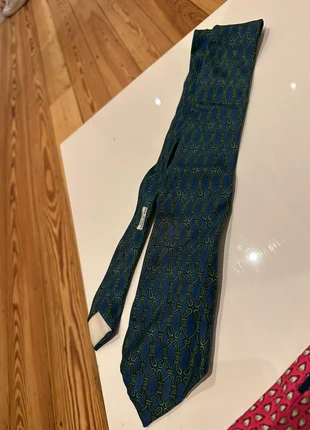 Hermès Schlips, marque: Hermès, état: Bon état, 35,00 €, 37,45 € Protection acheteurs incluse