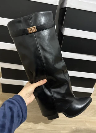Bottes tendance hautes noires avec fermeture mode hiver 2025 2026 T39, merk: Boutique Parisienne, staat: Nieuw zonder prijskaartje, maat: 39, € 38,00, € 40,60 inclusief Kopersbescherming