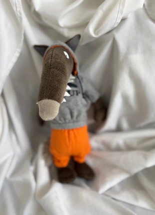 Peluche Petit Loup avec sweat à capuche et pantalon – Parfait état, merk: LOUP, staat: Heel goed, maat: Universeel, € 10,00, € 11,20 inclusief Kopersbescherming Pro