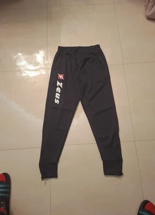 Pantalone Zeus con cerniera alla caviglia, brand: Zeus, condizioni: Ottime, taglia: M, €5.00, €5.95 include la Protezione acquisti