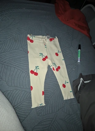 Legging, merk: Hema, staat: Heel goed, maat: 9-12 maanden / 74 cm, € 1,00, € 1,75 inclusief Kopersbescherming