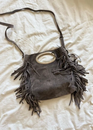 Sac en cuir daim à franges gris anneau argentée style boho chic, marca: Boho Chic, estado: Muy bueno, 22,00 €, 23,80 € Protección al comprador Pro incluida