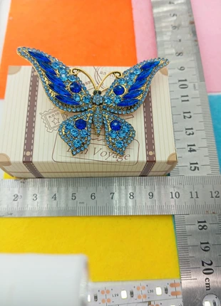 Broche avec la boîte, merk: luxe.fr, staat: Heel goed, € 5,00, € 5,95 inclusief Kopersbescherming Pro