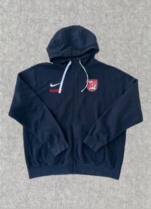 Black Nike Hoodie With Ziper Embroidered Logo L, merk: Nike, staat: Goed, maat: L, € 12,99, € 14,34 inclusief Kopersbescherming